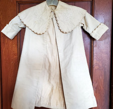 ANTIQUE 1920 S GIRL'S CHILD S COAT WITH EMBROIDERY TRIM--FOR DISPLAY