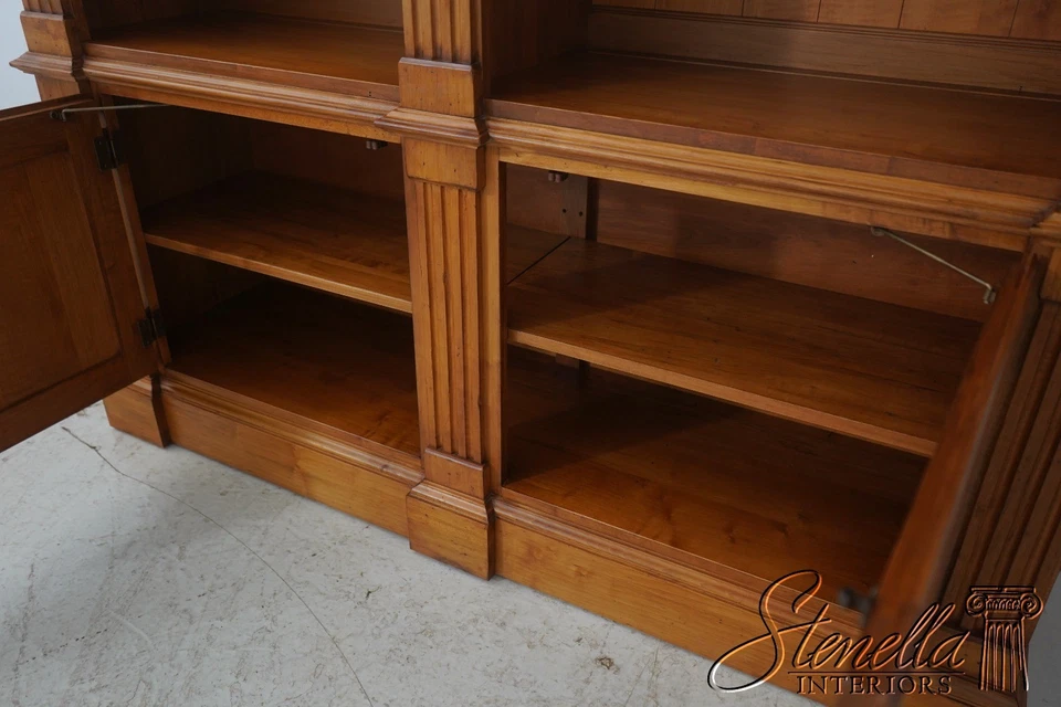 70327: Librería abierta de arce ETHAN ALLEN con detalles tallados Foto 4 de 4