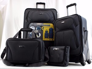 4 piece spinner luggage set
