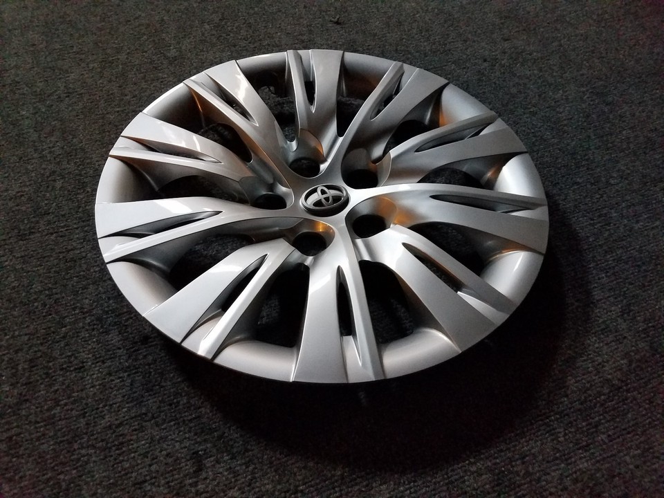 2012 Toyota Camry Hubcap