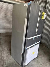BOSCH 800 Series French Door Bottom Mount Refrigerator 36'' w/water & ice maker