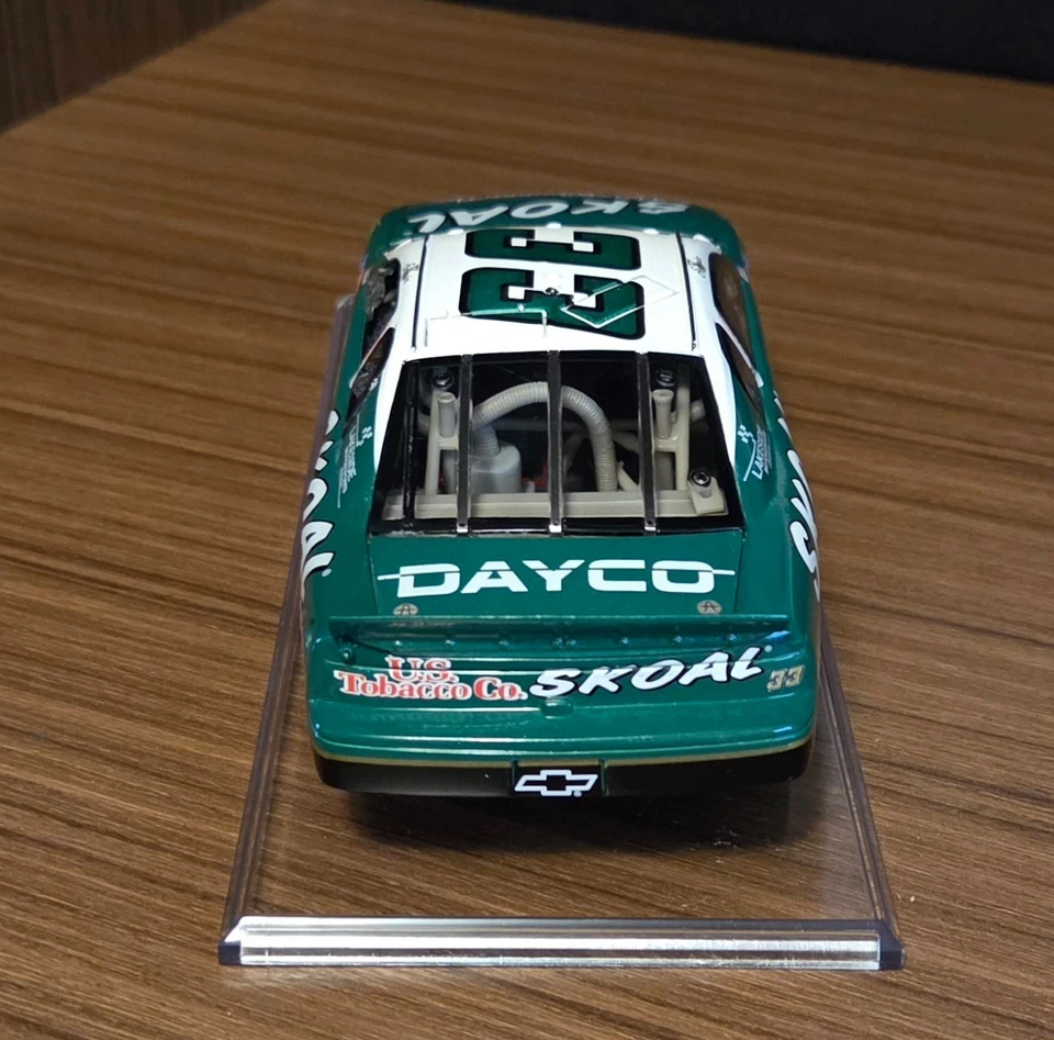 Ken Schrader #33 Skoal 1999 Monte Carlo 1:24 RCCA Elite - Image 4 of 4