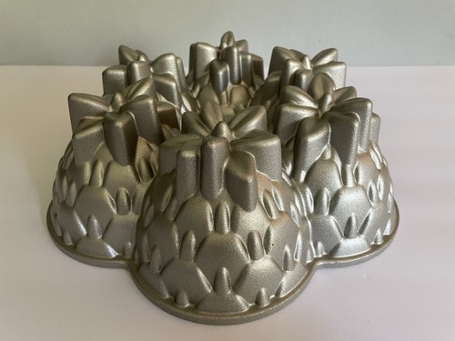 NORDIC WARE ALOHA PINEAPPLE BUNDT Cake Pan Cast Aluminum Non-stick 10.75”