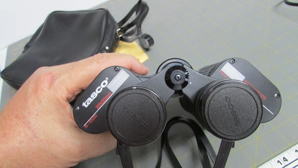 VINTAGE TASCO NFL Binoculars 15 – 20 X 50mm Case & Lens Covers NEW IN BOX - Image 2 of 4