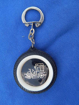 SCHLÜSSELANHÄNGER / Key ring - J. FOUILLAT TARARE 69 - TACOT / Rattletrap - REIFEN / Tire
