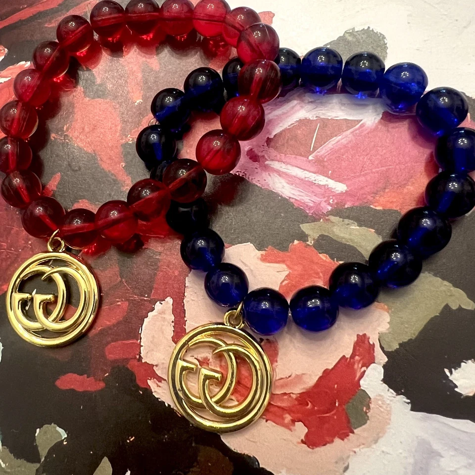 Lot Of (2) Glass Beads Red And Blue Stretch GG Bracelets - Image 3 of 4