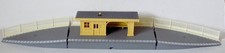 Hornby Railways Station Waitng Room, Platform & Fencing R460,R464,R500,R508,R509