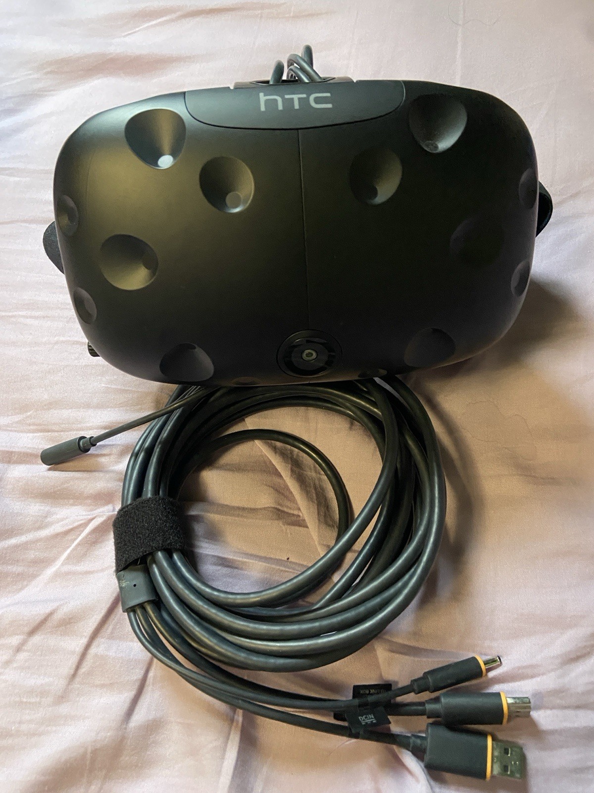 HTC Vive VR Headset Complete Set With Stand (All Working)