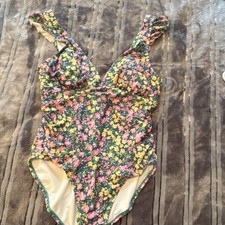 Kona Sol Women  s Floral One-Piece Swimsuit L 12-14 Lined Wide Strap Flattering