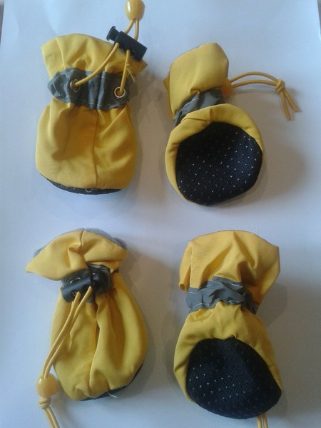 4 Botas Antideslizantes para mascota- perro -franja reflectante XL. amarillo.