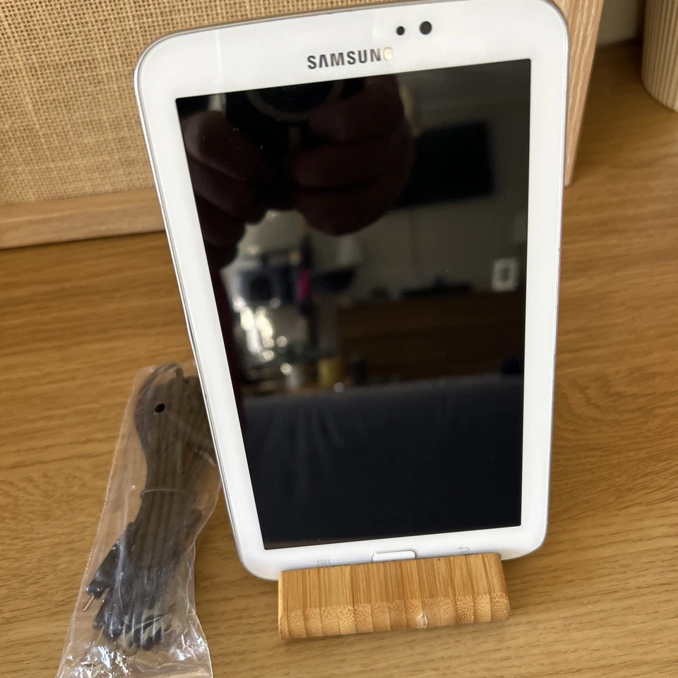Samsung Galaxy Tab 3 7.0 · 8GB · Wi-Fi, photo 2 of 5