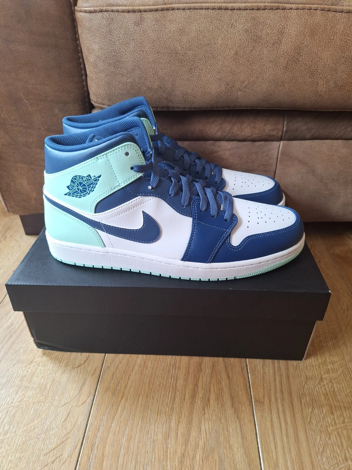 Nike Air Jordan 1 Mid UK taglia 11 5 NUOVISSIME CON SCATOLA!