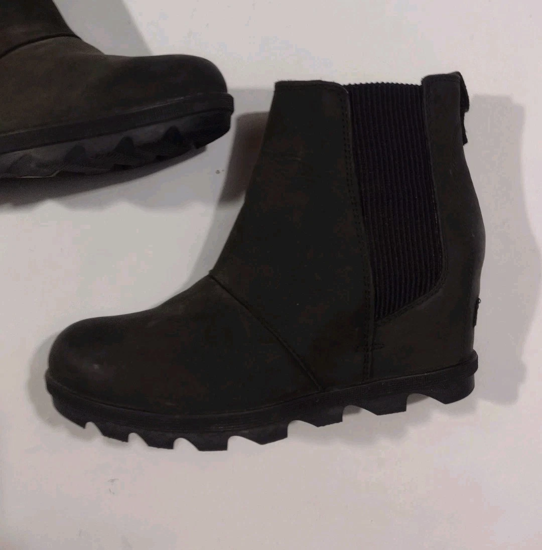 sorel joan of arc wedge ii chelsea pull on leather boots