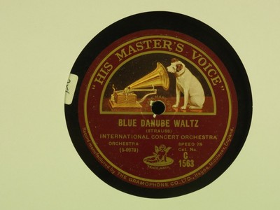 INTERNATIONAL CONCERT ORCHESTRA BLUE DANUBE WALTZ / WEDDING DANCE WALTZ 7 (445) 