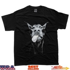 Camiseta Confident Doberman With Playful Tongue-Out Attitude