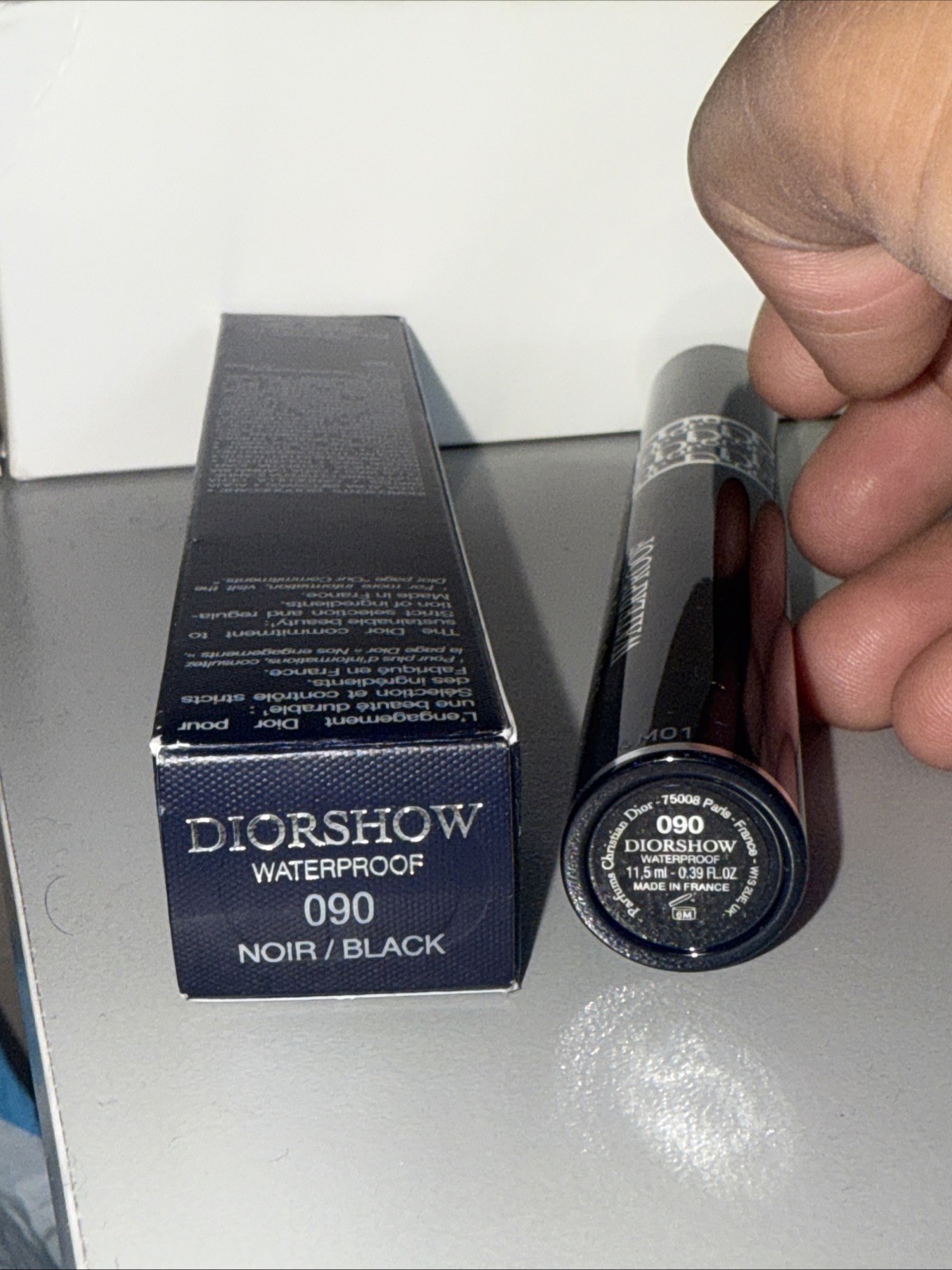 Dior~ Diorshow 24H Wear Buildable Volume Mascara~#090 Black - 0.33 oz WATERPROOF