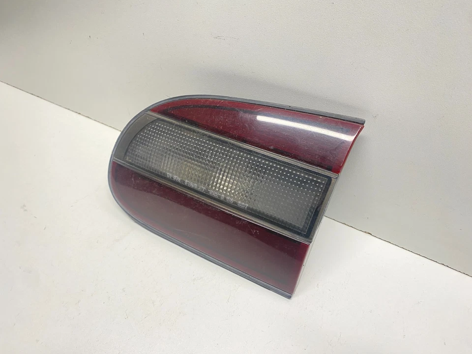 93-97 CHEVROLET GEO PRIZM REAR RIGHT SIDE TAIL LIGHT LID MOUNTED OEM, 166-58907 - Image 3 of 4