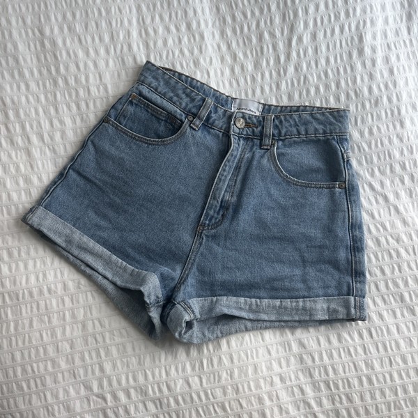 Abrand Jeans women’s denim shorts | Size 6/24 inch waist 