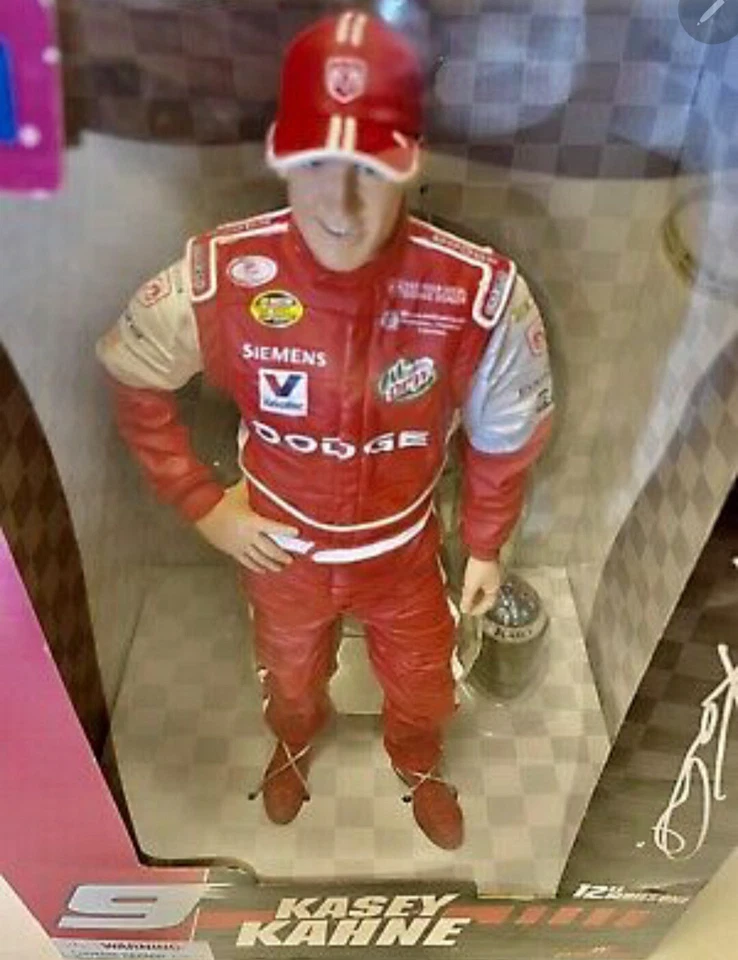 Figura Dodge #9 Casey Kahne de 12" de alto Foto 2 de 4