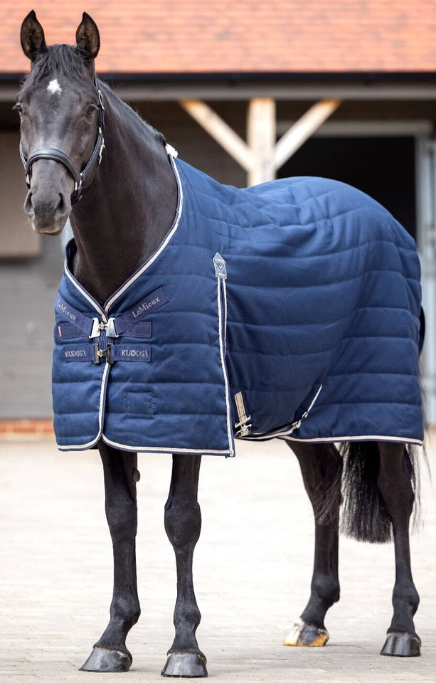 LeMieux Kudos Stalldecke 200 g mittelschwer schwer gesteppt bequem marineblau 5 Fuß 6 Zoll - 7 Fuß 0 Zoll