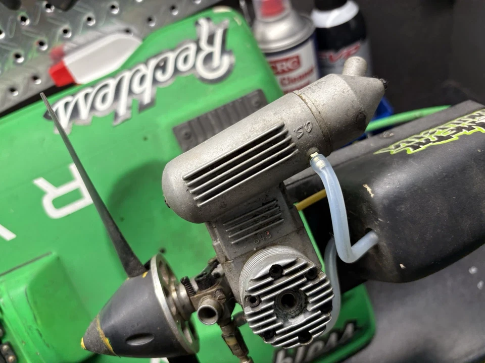 VINTAGE NITRO R/C Hydroplane Racing Boat For Parts or Repair OR PROJECT BOAT - Image 3 of 4