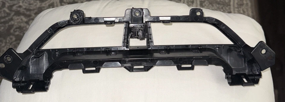 OEM NISSAN ALTIMA 2019-2023 MONTAJE DE VENTILACIÓN DE TABLERO CENTRAL Foto 3 de 4