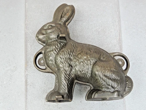 VTG Griswold #862 & #863 Rabbit Bunny Cast Iron Cake/Chocolate Mold Erie PA