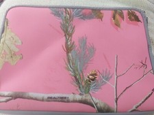Realtree Pink Camouflage Padded Laptop/ Tablet Case. 15x11 Zip.