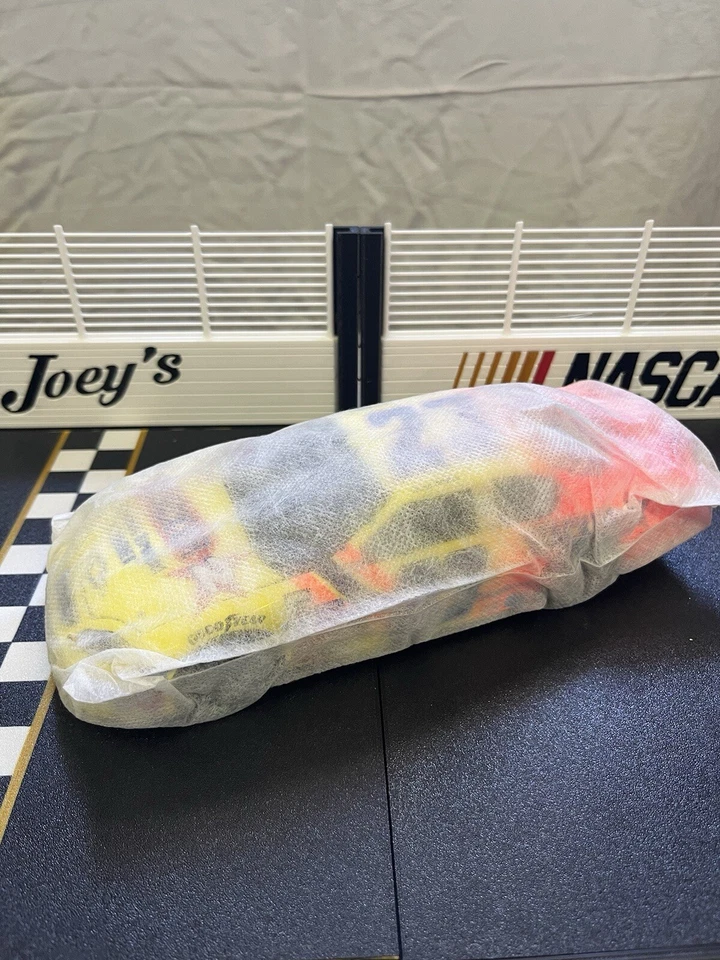 2004 KENNY WALLACE #23 STACKER 2 MONTE CARLO ACTION 1/24TH SCALE 252/288 - Image 2 of 4