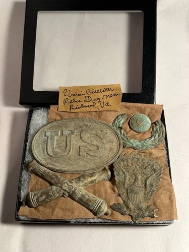 Civil War Union Relic Group – US Belt Plate, Artillery Insignia Dug Richmond VA