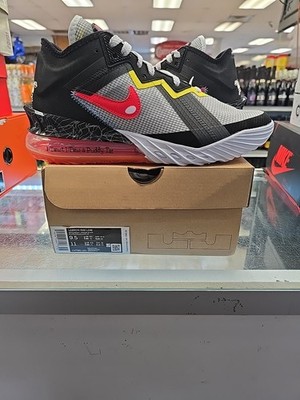 Size 9.5 - Nike Space Jam x LeBron 18 Low Sylvester x Nike Tweety