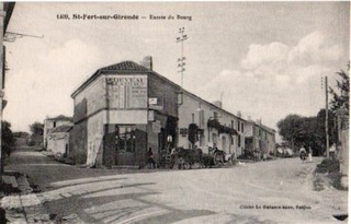 17 CPA DEBUT 1900 ST FORT SUR GIRONDE ENTREE DU BOURG