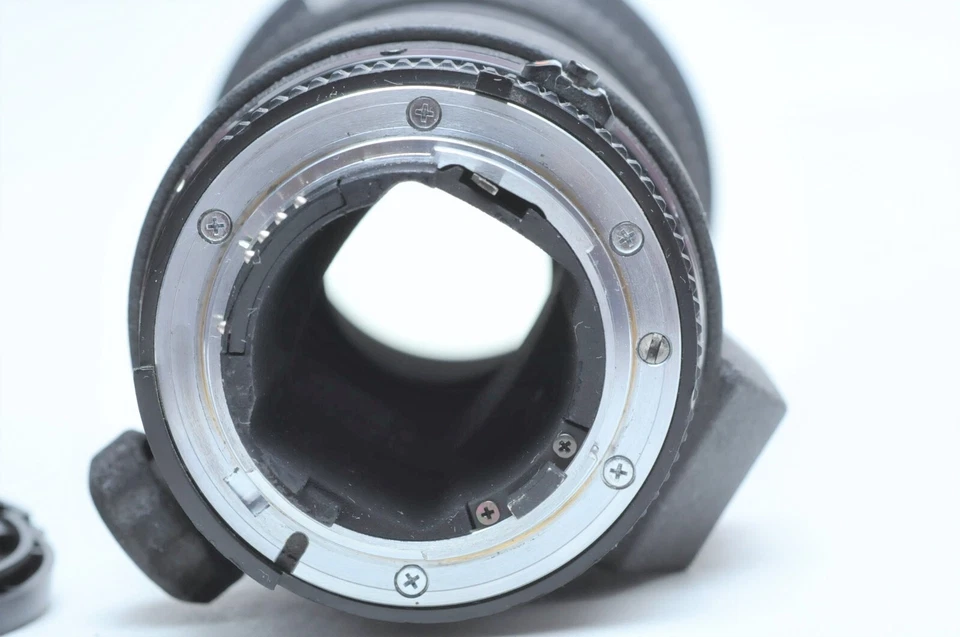 Nikon Nikkor 300mm f/4.0D ED-IF Autofocus Telephoto Lens - Image 3 of 3