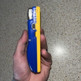 Pokemon Yellow Pikachu Version Nintendo Gameboy Color!