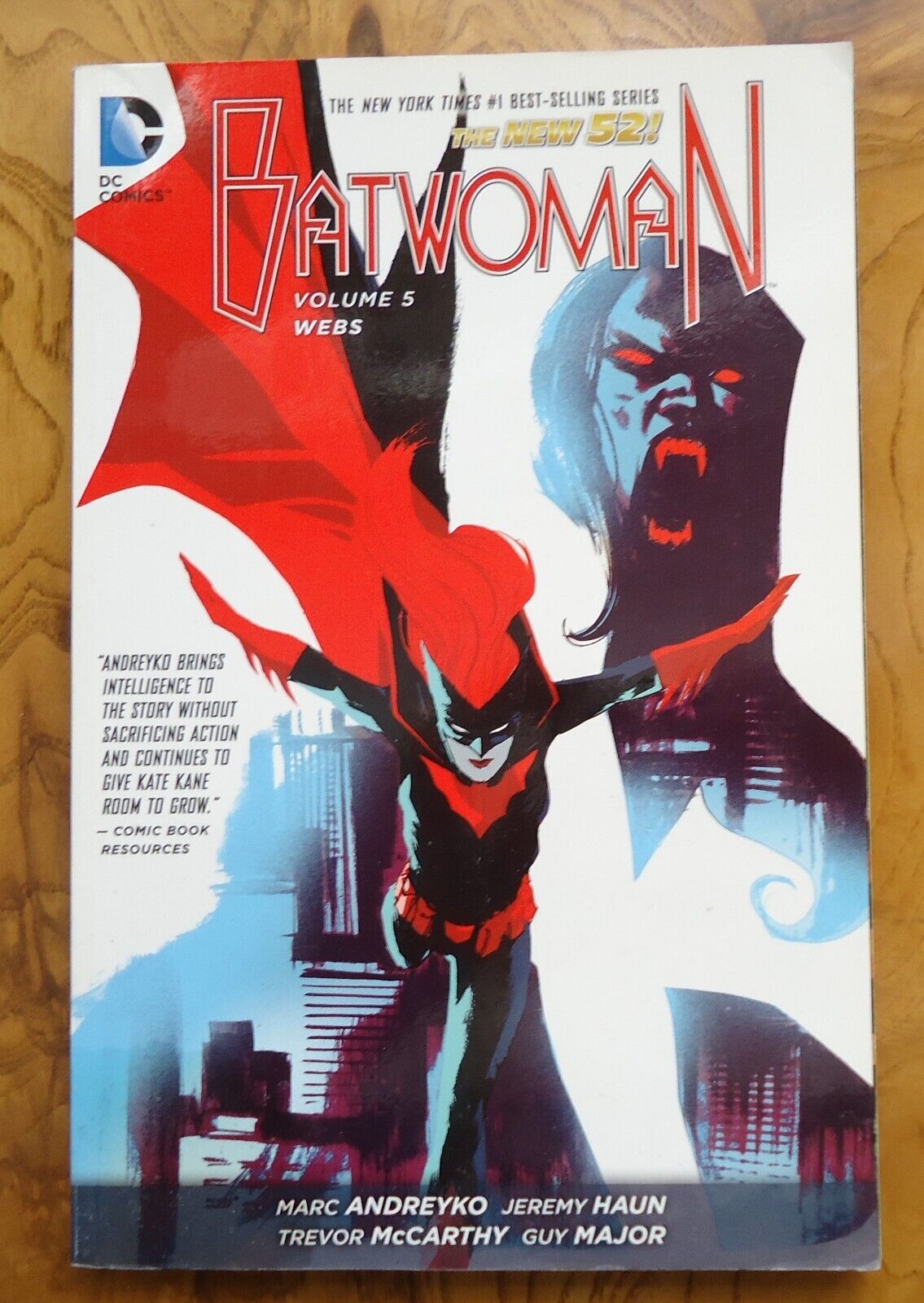 Batwoman #5 (DC Comics, 2014 January 2015) Graphic Novel