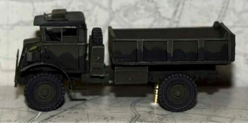 Camions militaires miniatures blancs