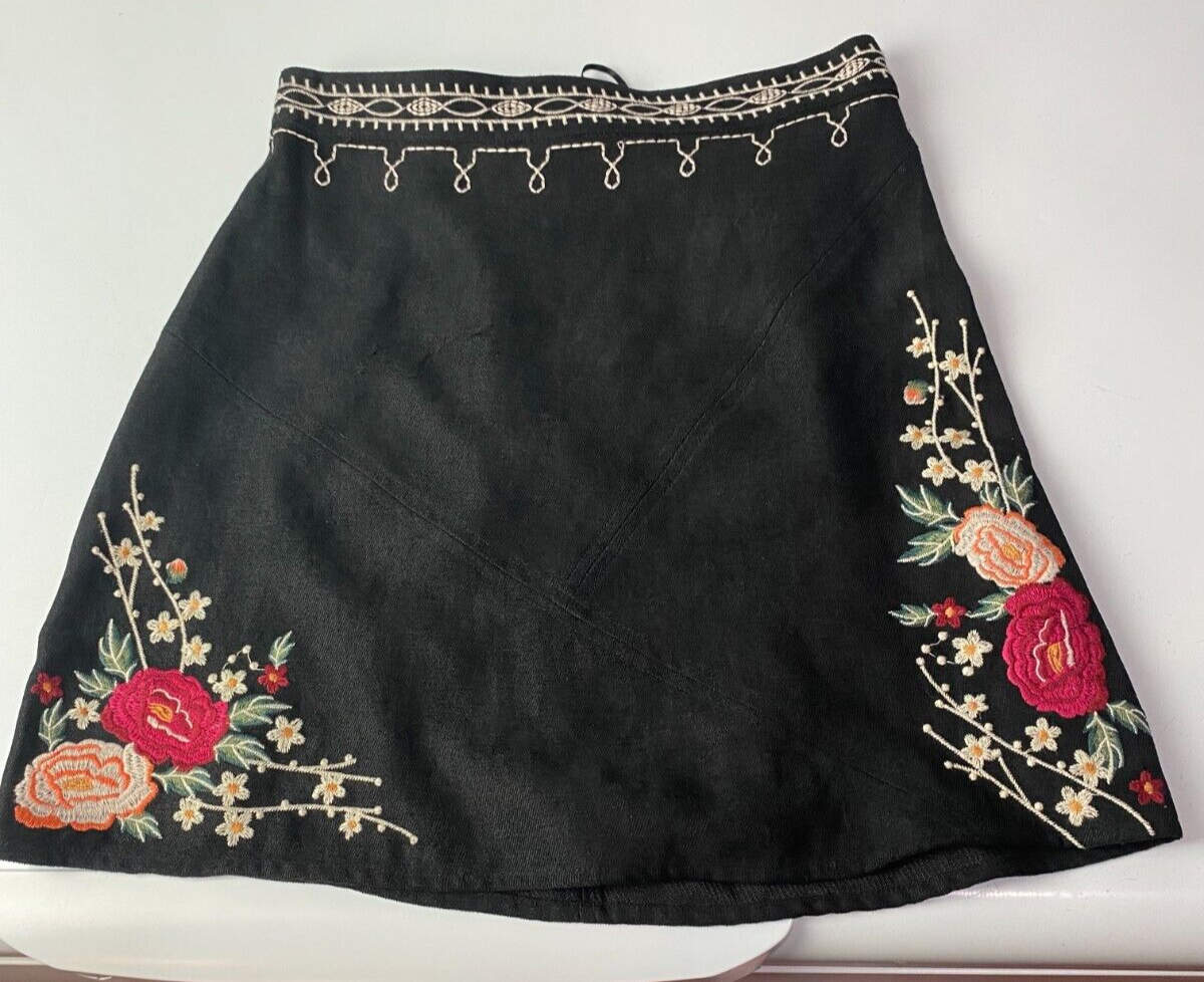 THML Womens Size XS Black Embroidered Flowers Bohemian Mini Skirt