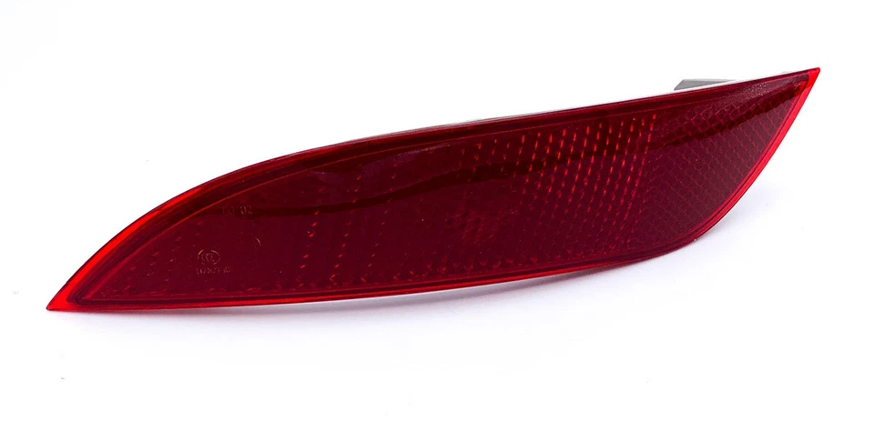 Panel reflector de parachoques trasero rojo del lado del conductor para Ford Focus Hatchback 2015-2018 Foto 2 de 4