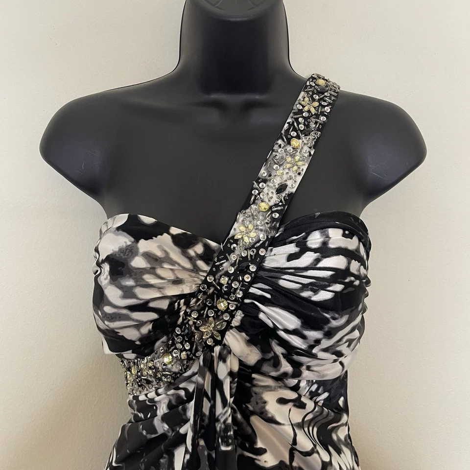 Vestido De Colección DEB Negro Blanco Abstracto Mariposa Satén Baile de graduación Un Hombro Y2K 9/10 Foto 3 de 4