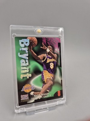 1997-98 Skybox Z-Force Kobe Bryant Rave 353/399 Lakers Basketball NBA Card