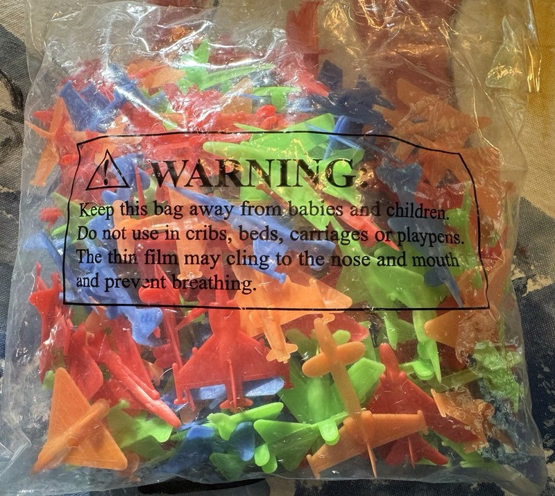 144 Plastic Airplanes