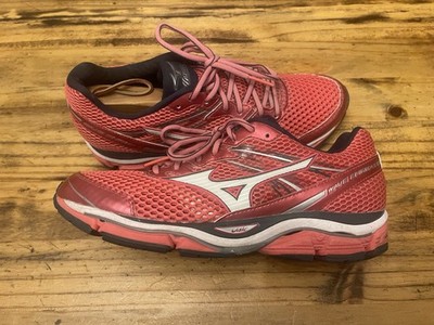 Mizuno Wave Enigma 5 Women's Running Size 11 Calypso Coral/White, J1GD150201 EUC