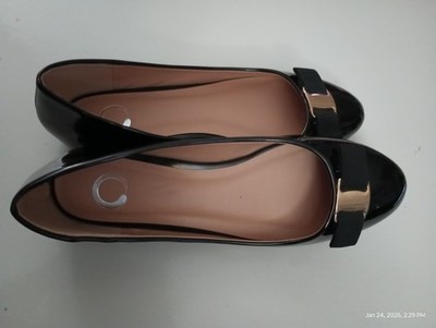 black patent Journee Collection bow flats size 9