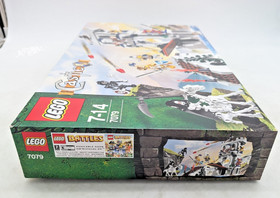LEGO 7079 Drawbridge Defense New MISB Sealed Castle Kingdoms Fantasy Gold Knight