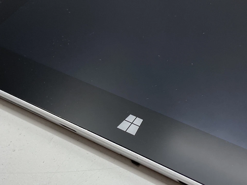 Microsoft Surface 3 10.8" 128GB Windows 10 - Image 2 of 4