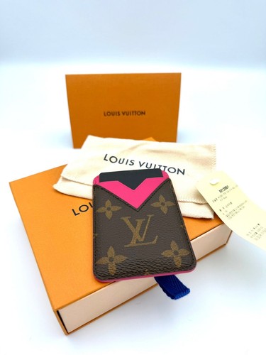 Louis Vuitton Magnet Card Holder 157833952