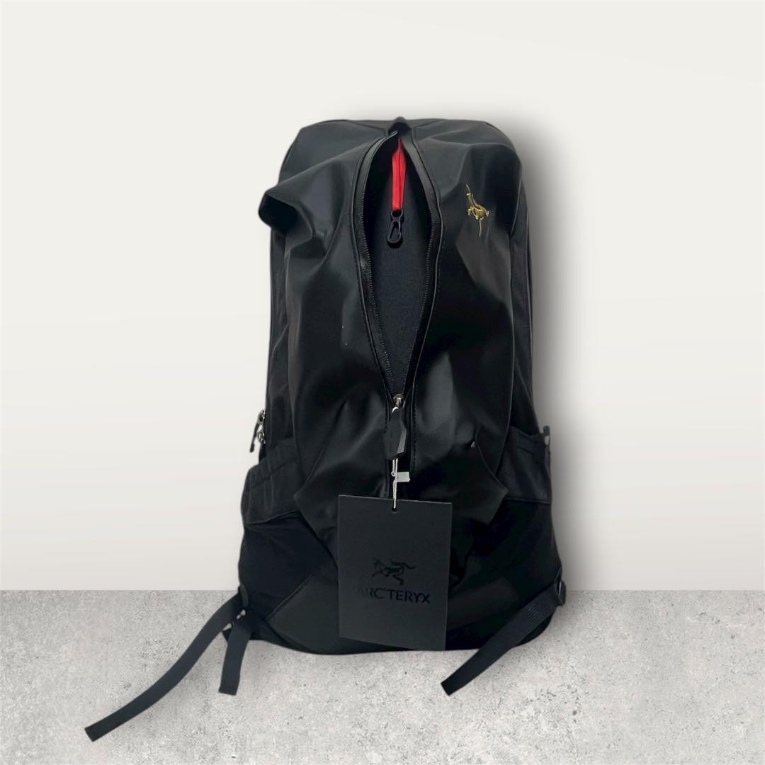 ARC’TERYX Arro 22 Backpack Arc'teryx Arro 22 Backpack, Black with Gold Logo, Unused Nylon