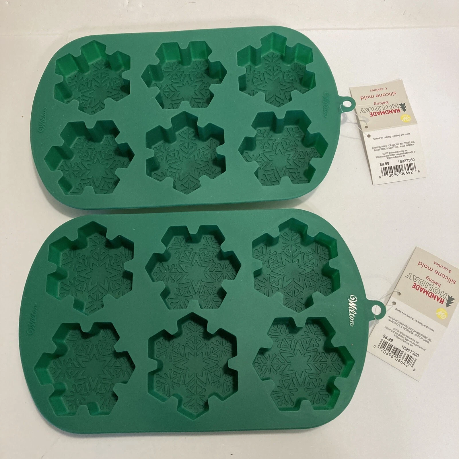 NWT wilton silicone holiday baking molds lot of 2 Snowflakes