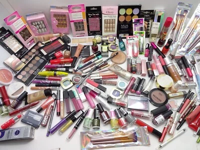 MAYBELLINE, L'OREAL, MUA, MISS SPORTY, NYC, SLEEK, RIMMEL, REVLON Makeup Mystery Box Set - Überraschungssortiment Geschenk 10+ Beauty Artikel - 50€ +