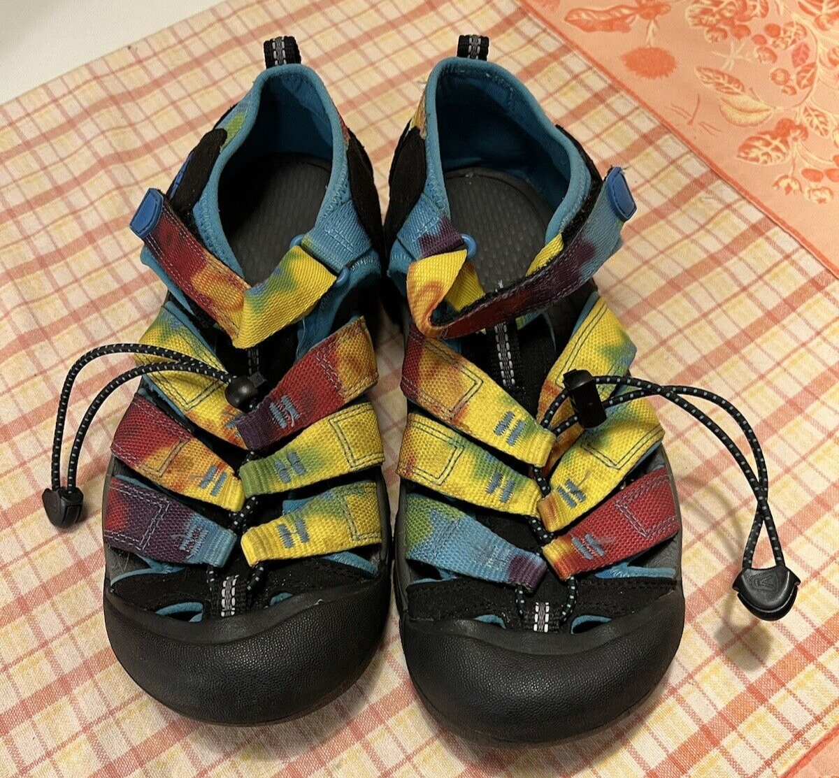Sandali Keen arcobaleno tie dye bambini giovani taglia 4 scarpe da acqua Newport ottime condizioni